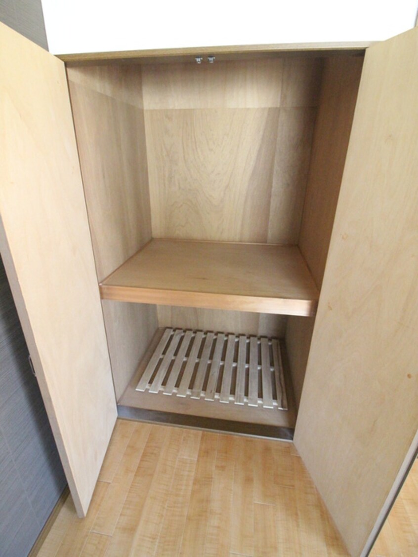 収納 ネバ－ランド姫島