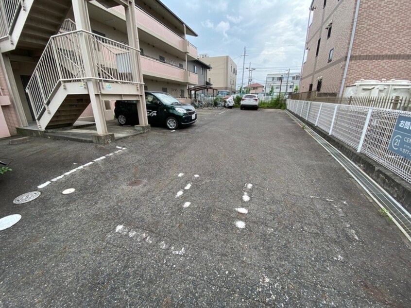 駐車場 セラ－野村