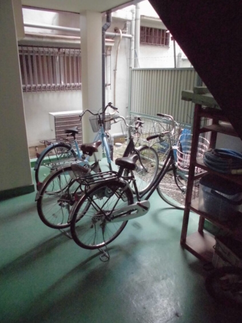 駐輪場 香里晴天マンション