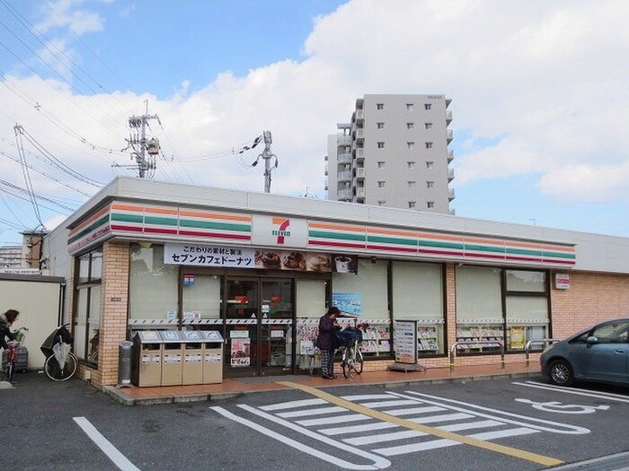 セブンイレブン鶴見緑地店(コンビニ)まで268m シルクハイム