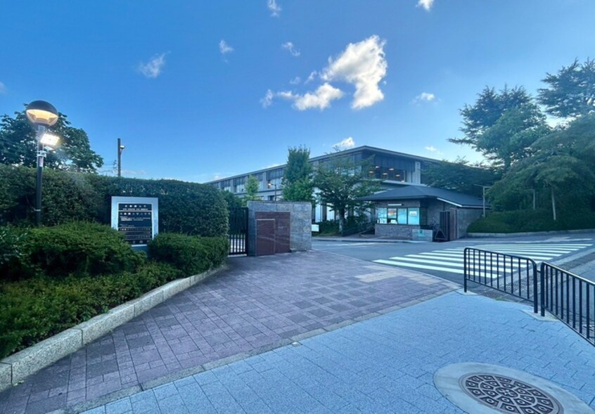 立命館大学(大学/短大/専門学校)まで1300m THE SEASONS京都紫野