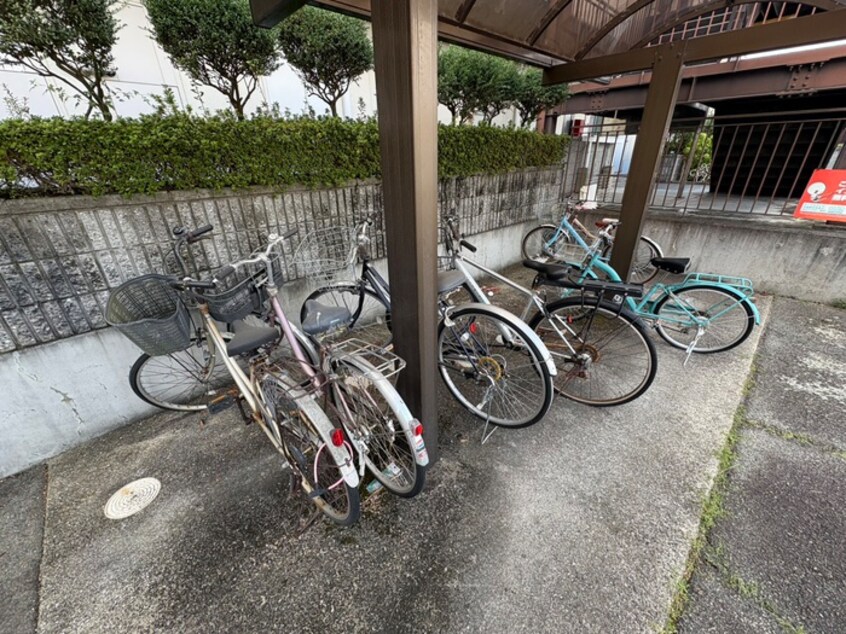 駐輪場 コーポラス久保