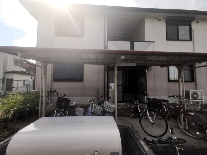 駐輪場 ヴェルドミール出口