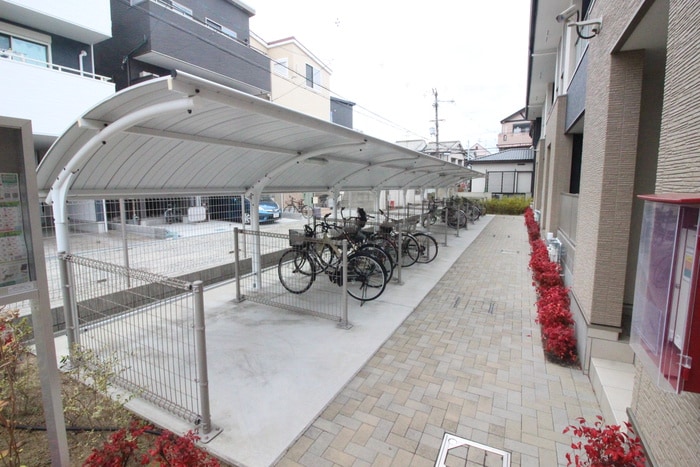 駐輪場 ベロクオーレ三国橋