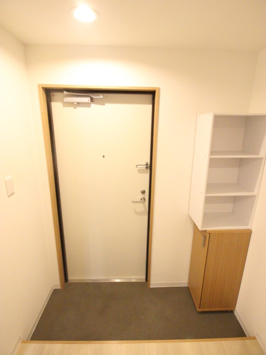 玄関 レヴィア門真