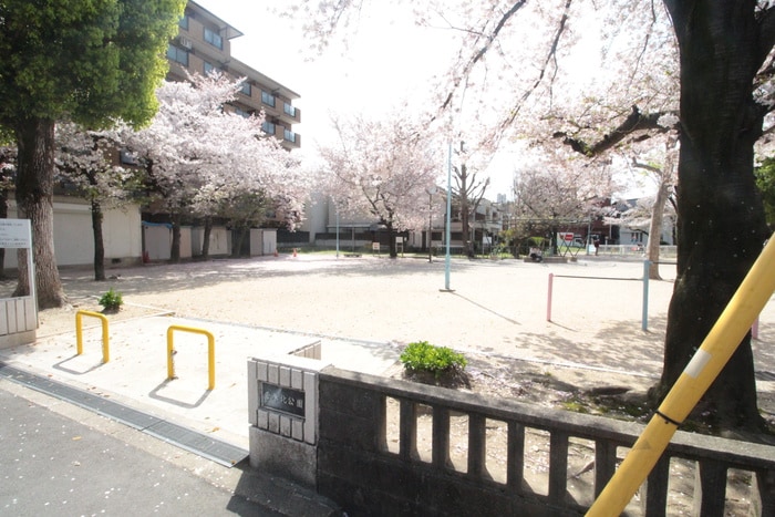 菅原北公園(公園)まで336m レグノグリ－ン淡路