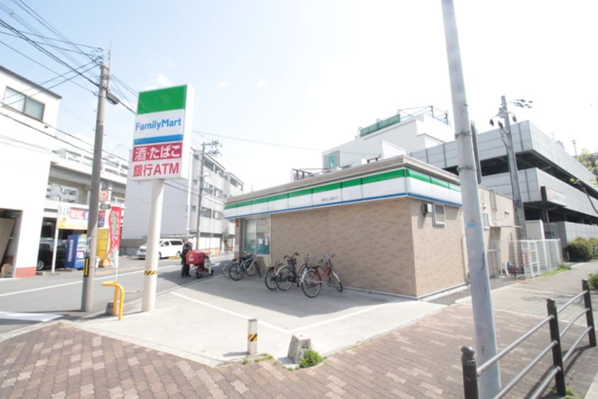 ファミリーマート(コンビニ)まで499m レグノグリ－ン淡路