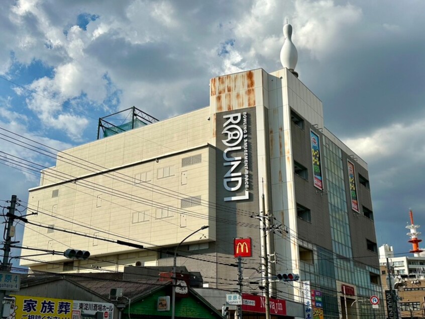 ラウンドワン(映画館)まで450m レグノグリ－ン淡路