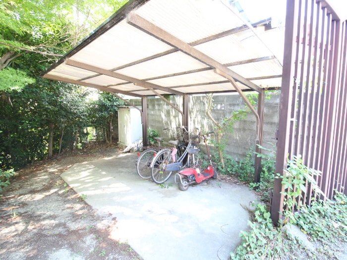 駐輪場 グランマンション寺畑