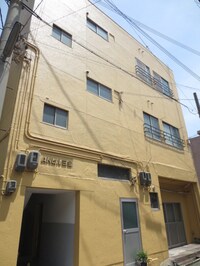 AKビル