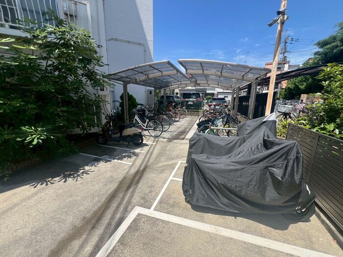 駐輪場 ラビアンヌレポー