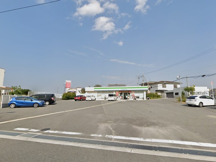 ファミリーマート(コンビニ)まで180m キューデンス21B棟