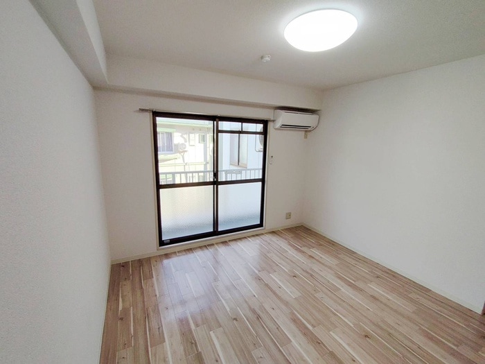 居室 リバ－サイド二色の浜