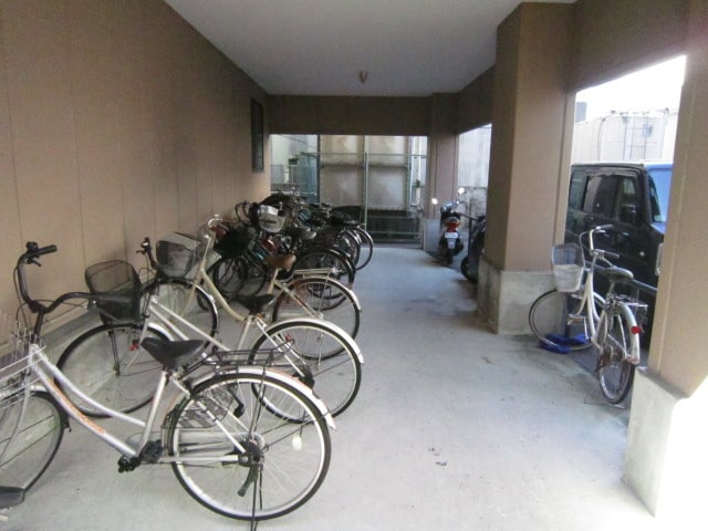 駐輪場 シャルル四条畷駅前