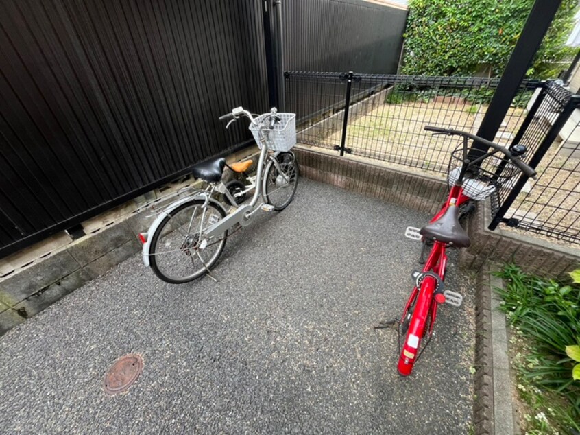 駐輪場 サンステート自由丘