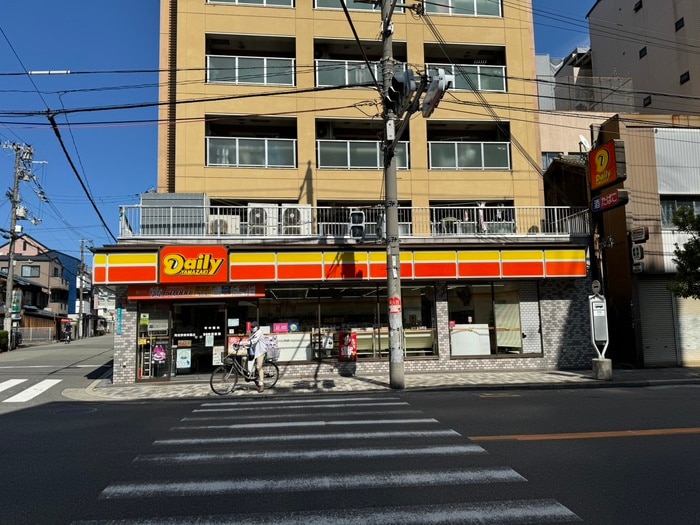 デイリーヤマザキ　阿倍野美章園(コンビニ)まで140m パークナードフィット美章園