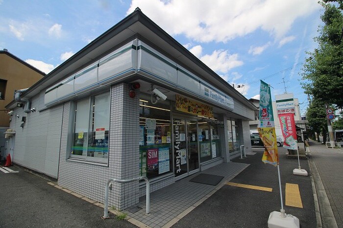 ファミリーマート堀川御池店(コンビニ)まで90m Second　Comfort