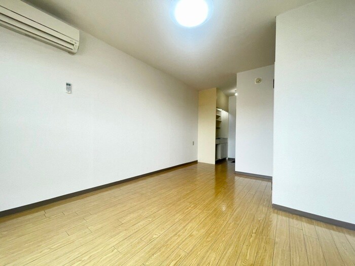 居室 ＡＸＩＡ西村