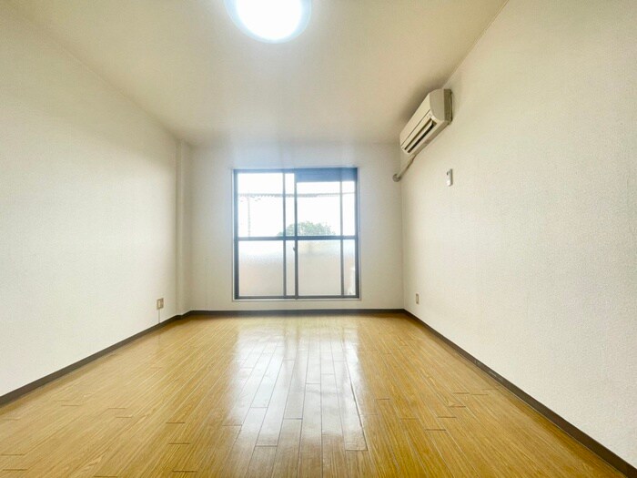 居室 ＡＸＩＡ西村