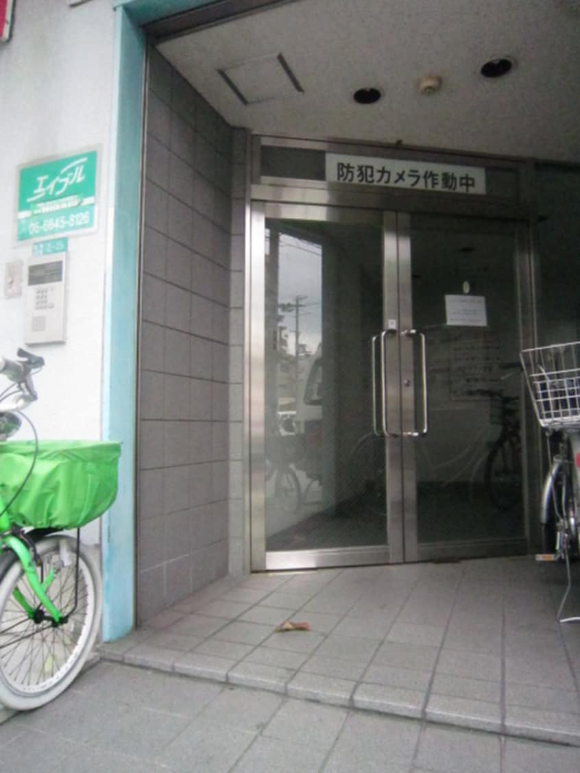 エントランス部分 ピアノ専業ビル