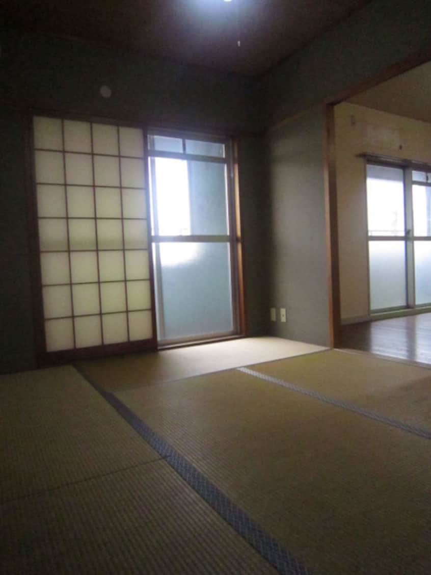 内観写真 ピアノ専業ビル