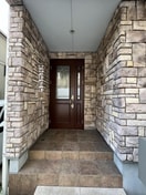 エントランス部分 上野東2丁目戸建