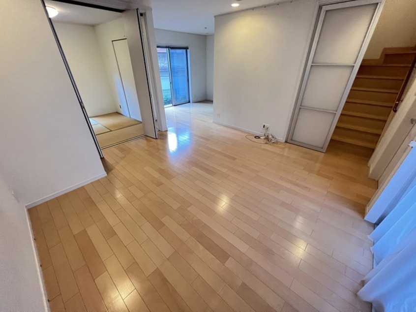 居室 上野東2丁目戸建