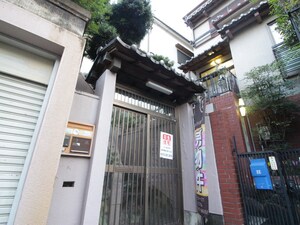 東区西野貸家