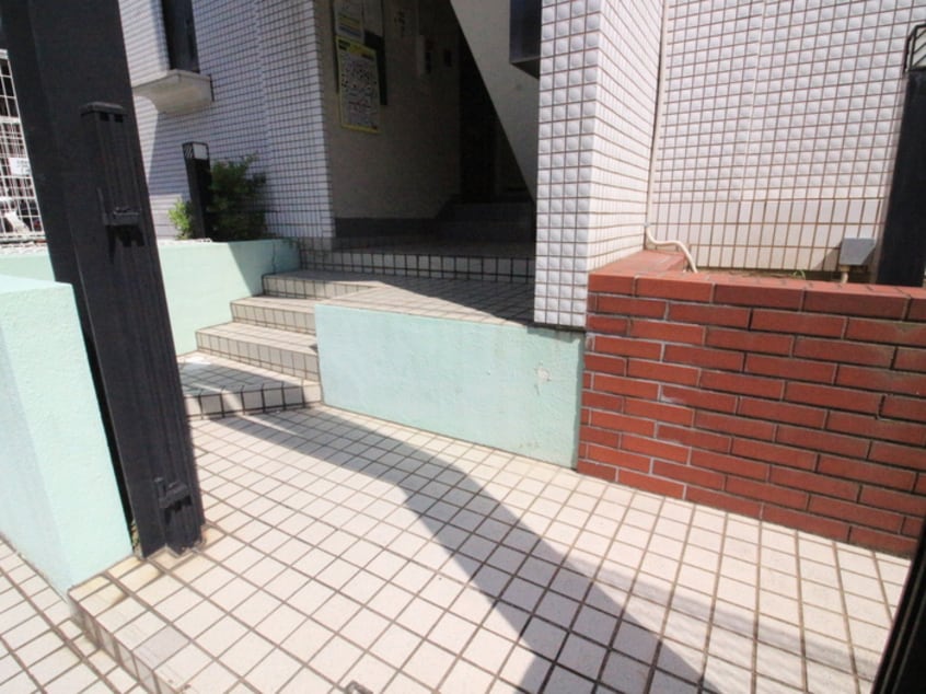 エントランス部分 エクセレンス千里山
