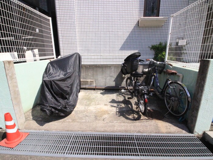 駐輪場 エクセレンス千里山