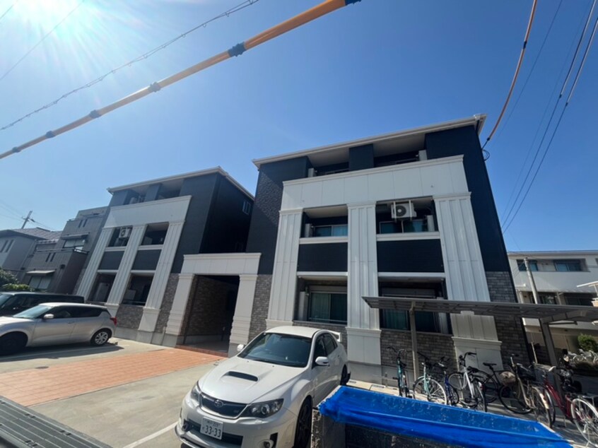 外観写真 Modernism East