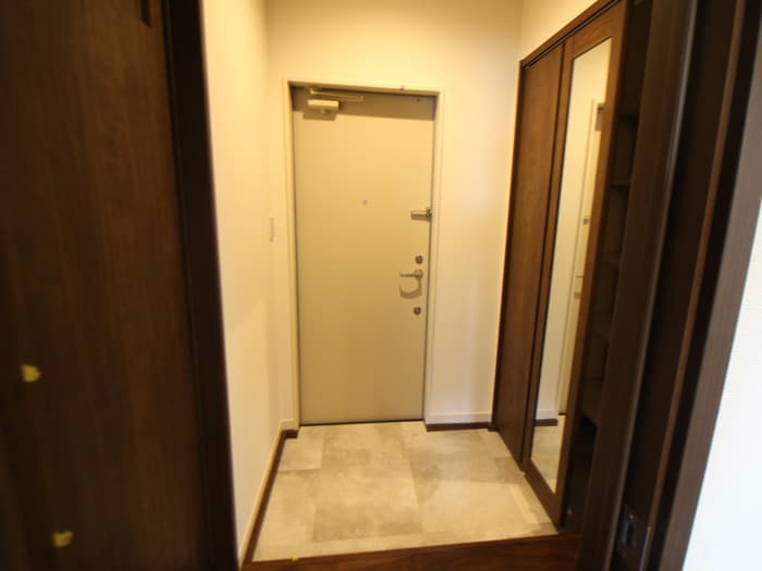 玄関 Modernism East