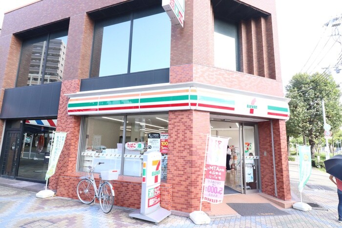 セブンイレブン湊町4(コンビニ)まで433m スタッツア神戸