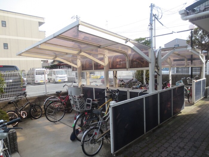 駐輪場 シェモアⅡ