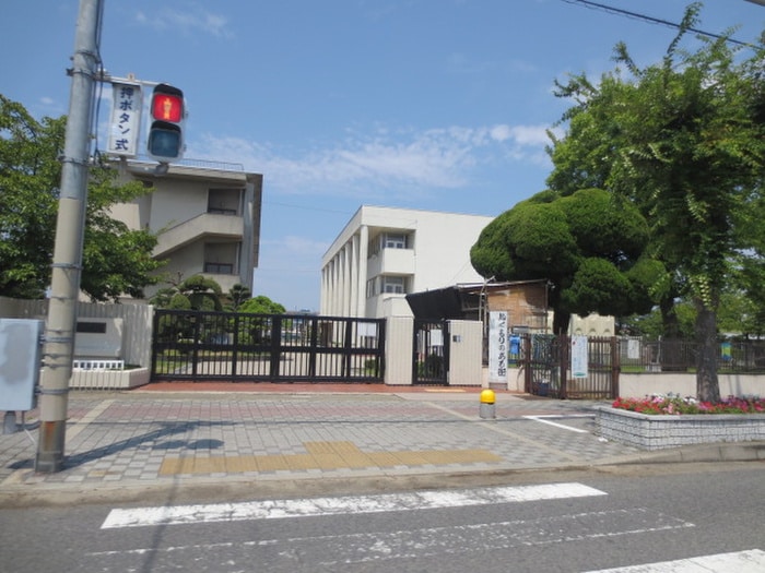 東忠岡小学校(小学校)まで600m 前川ハイツ