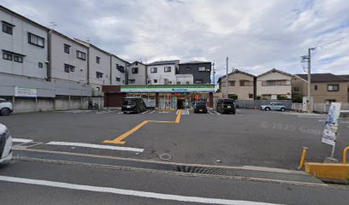 ファミリーマート 東大阪中石切店(コンビニ)まで350m 北石切町7-5戸建