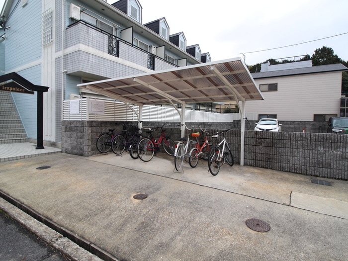駐輪場 レオパレスさんわ樟葉