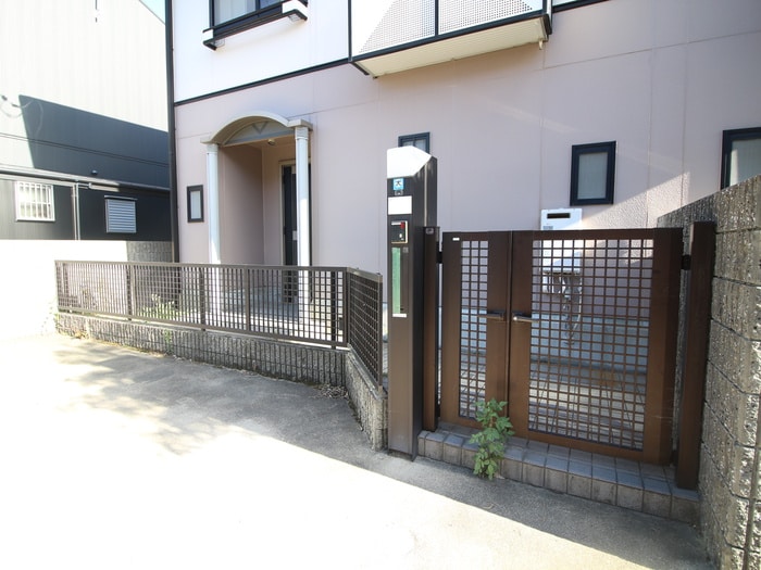 エントランス部分 立田メゾネット