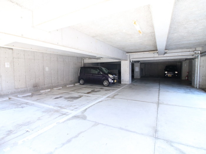 駐車場 萌ＮＡＫＡＴＡＮＩ