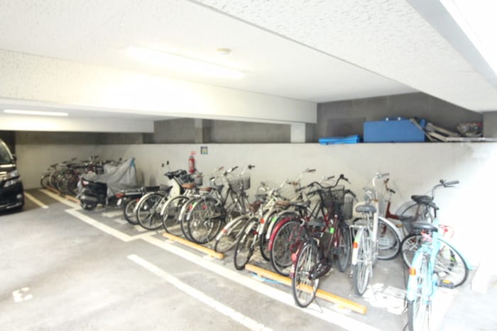 駐輪場 クロッシングヴィラ悲田院