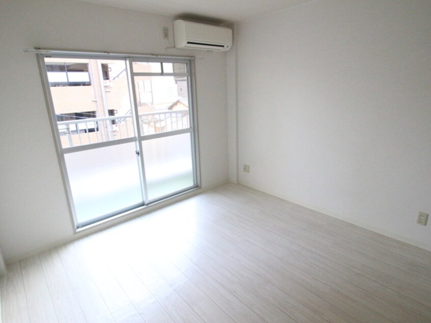 居室 クロッシングヴィラ悲田院