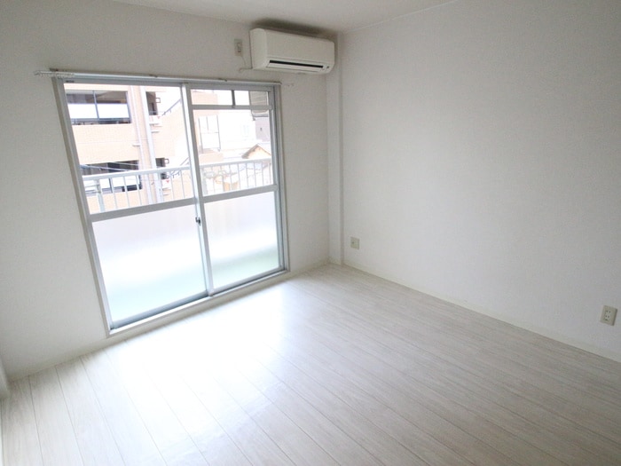 居室 クロッシングヴィラ悲田院