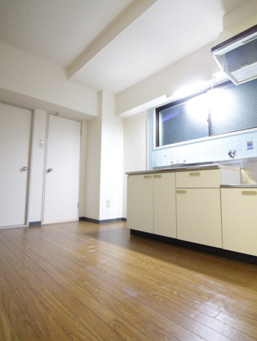 居室 日伸ビル