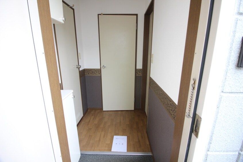 玄関 コ－トロッジパ－トⅠＡ