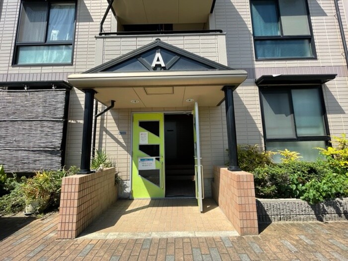 エントランス部分 Ｍクレ－ル　Ａ棟