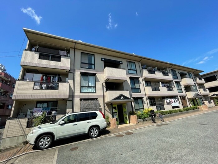 外観写真 Ｍクレ－ル　Ａ棟