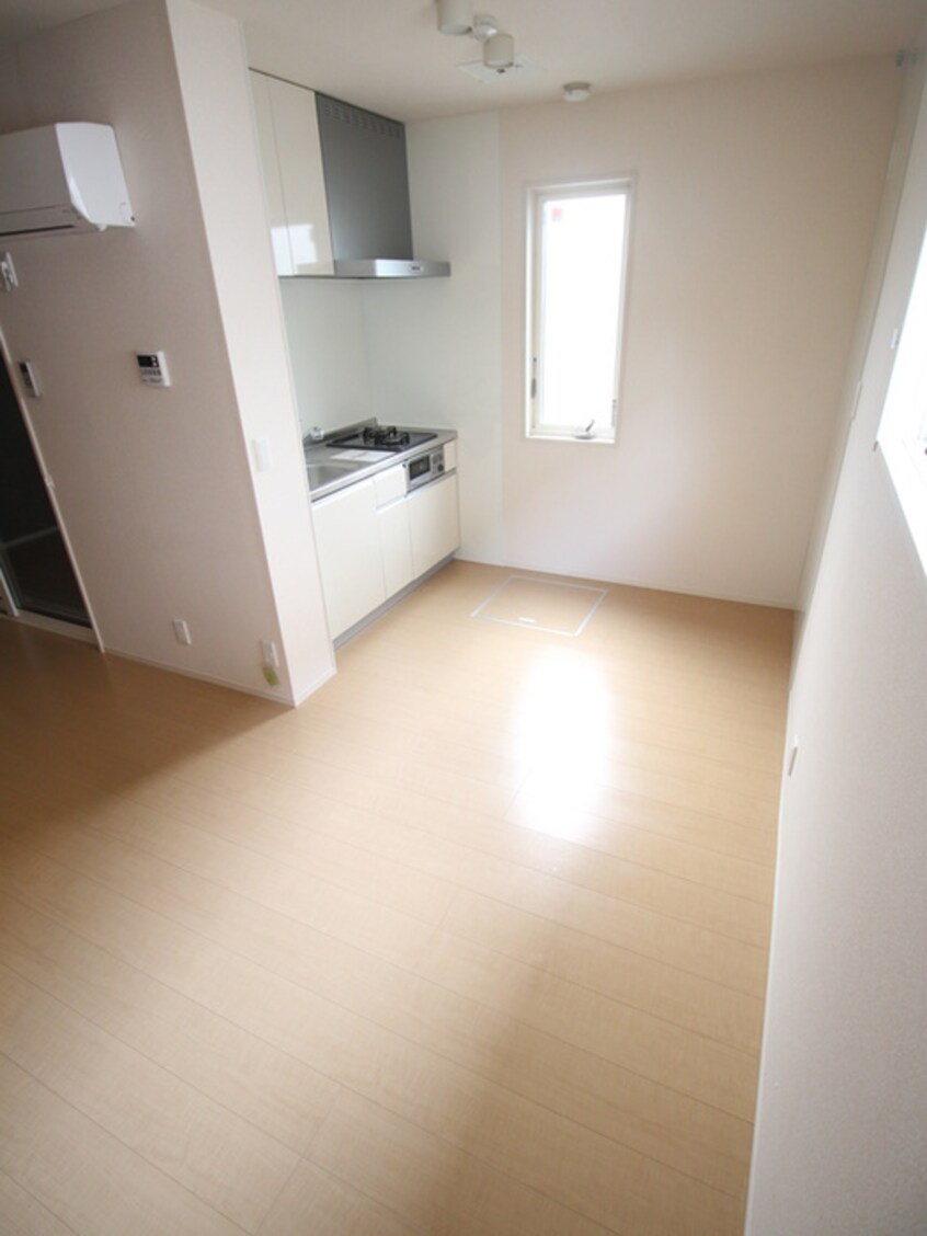 居室 ジュン　ジュライ　オーガスト