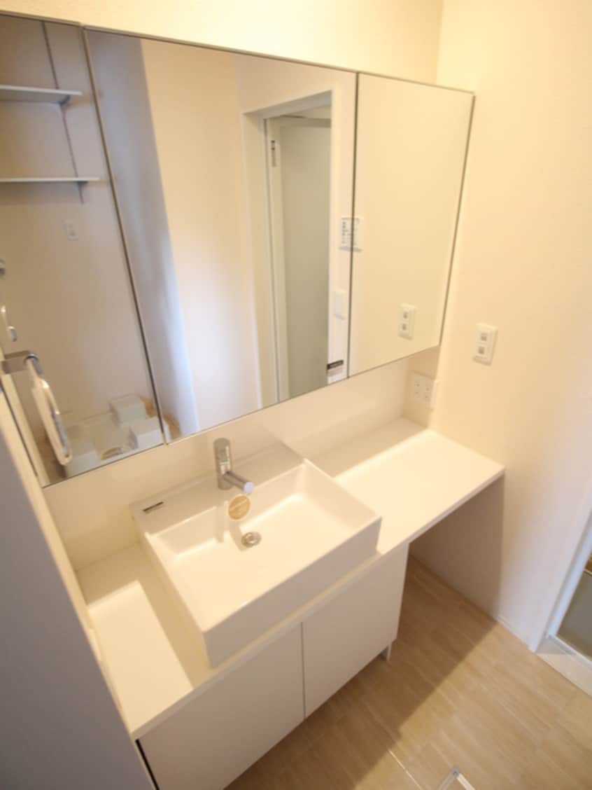 洗面 ジュン　ジュライ　オーガスト