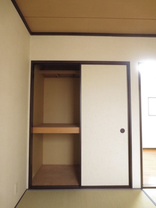 収納 メゾンフローラル