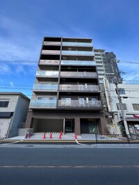 リィリィエ西三荘駅前